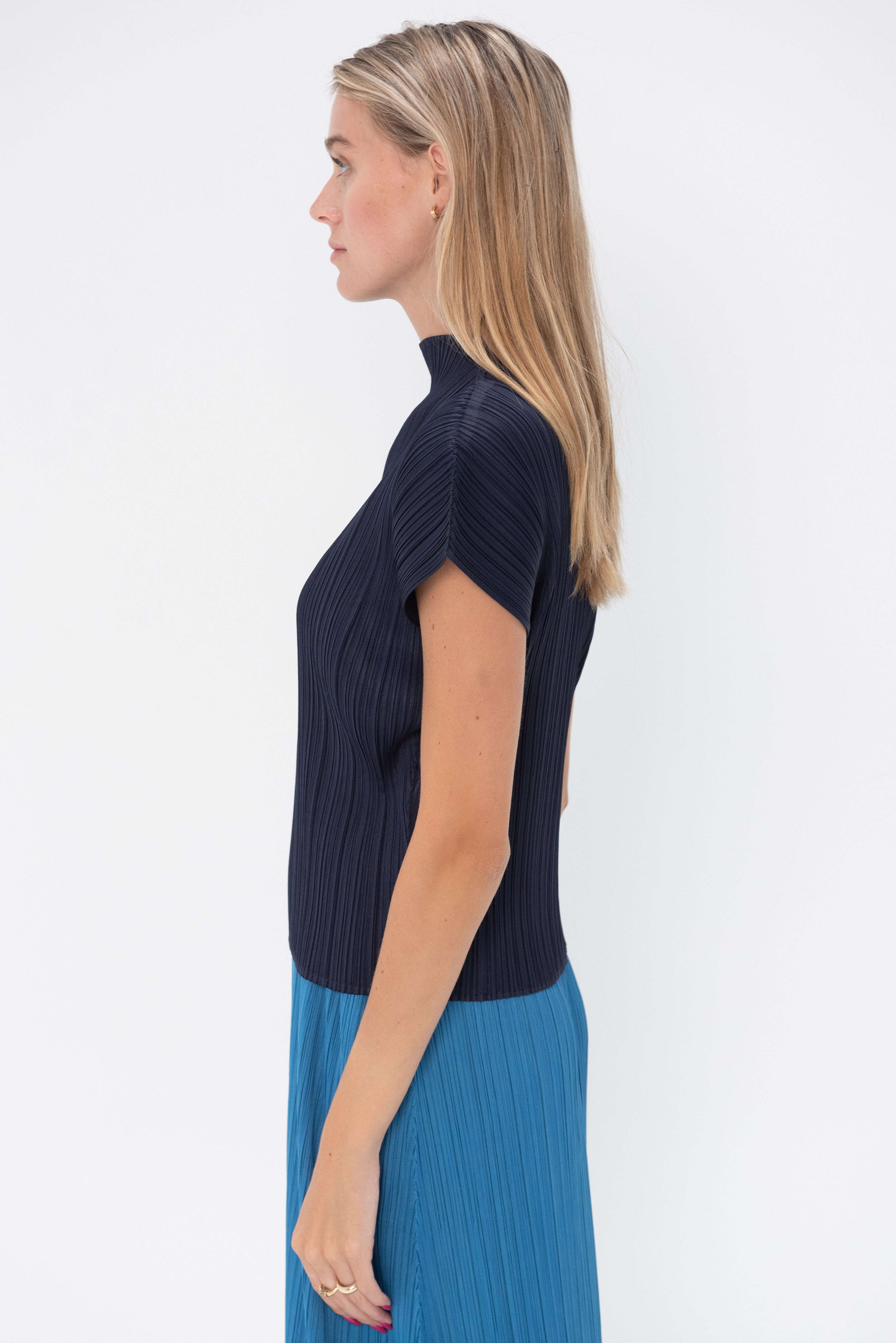 Pleats Please Issey Miyake Monthly Colors: June Top, Dark Navy – Kick Pleat