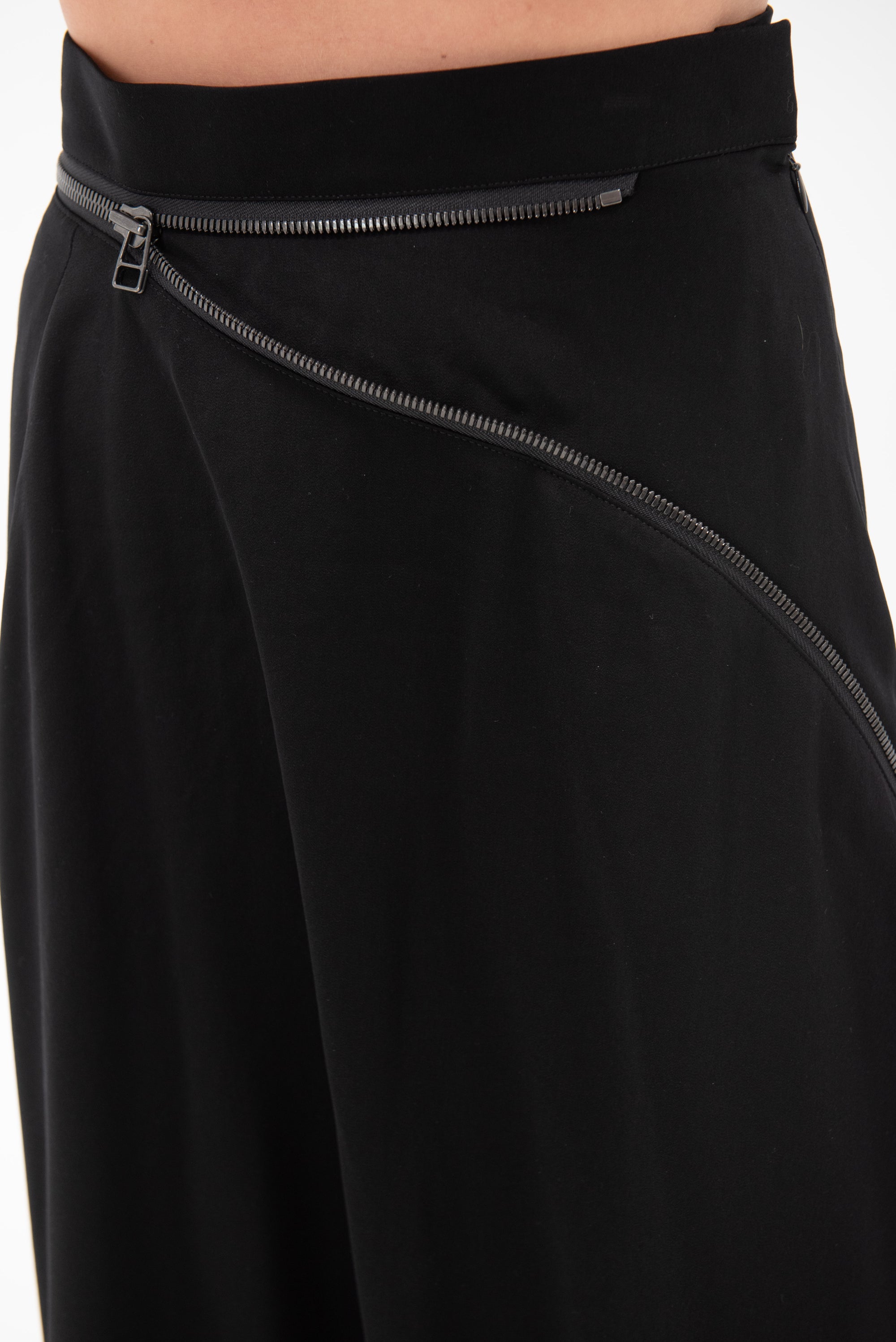 AKIRANAKA - Valma Asymmetry Zip Skirt, Black