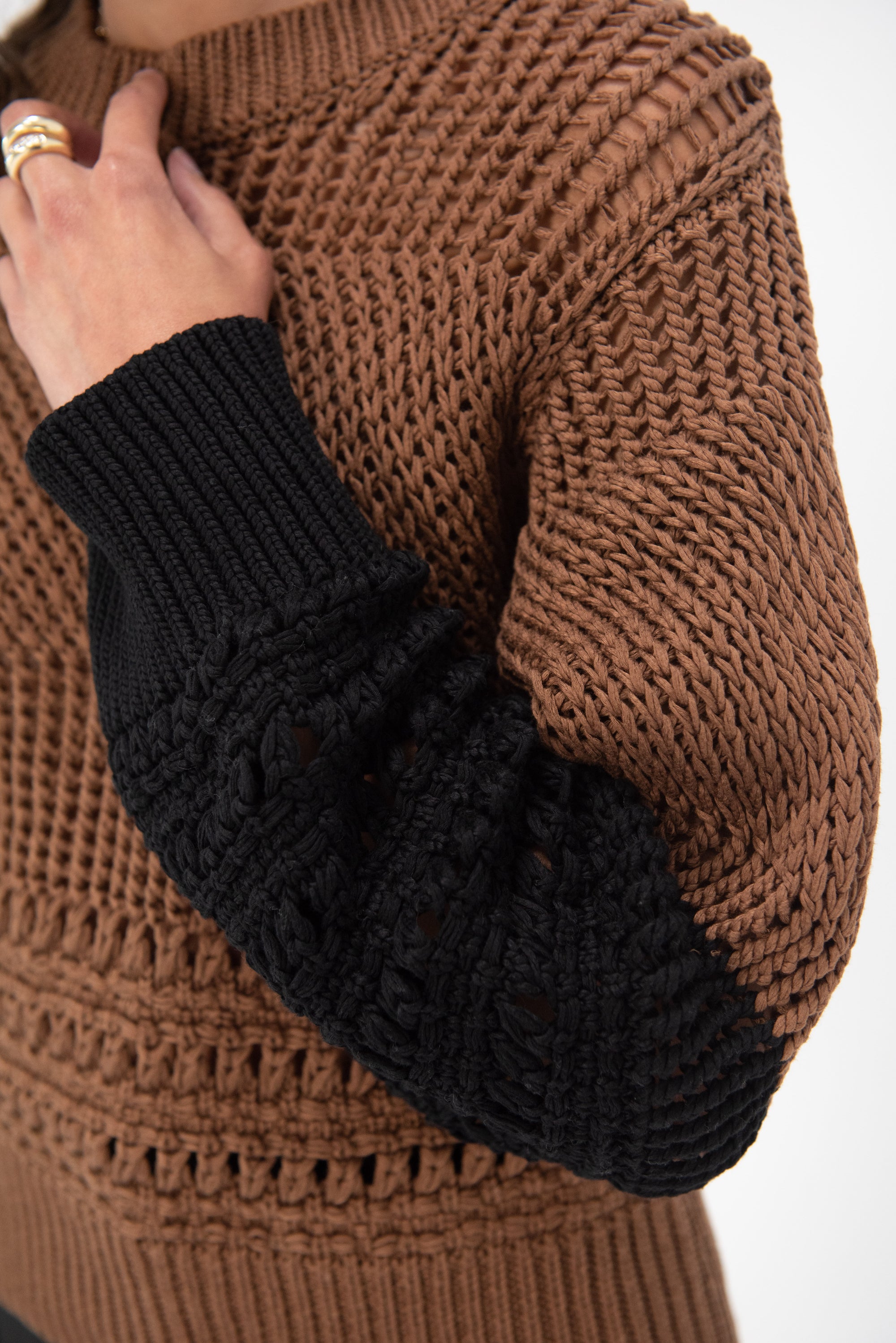 AKIRANAKA - Celia Knit, Black &amp; Brown