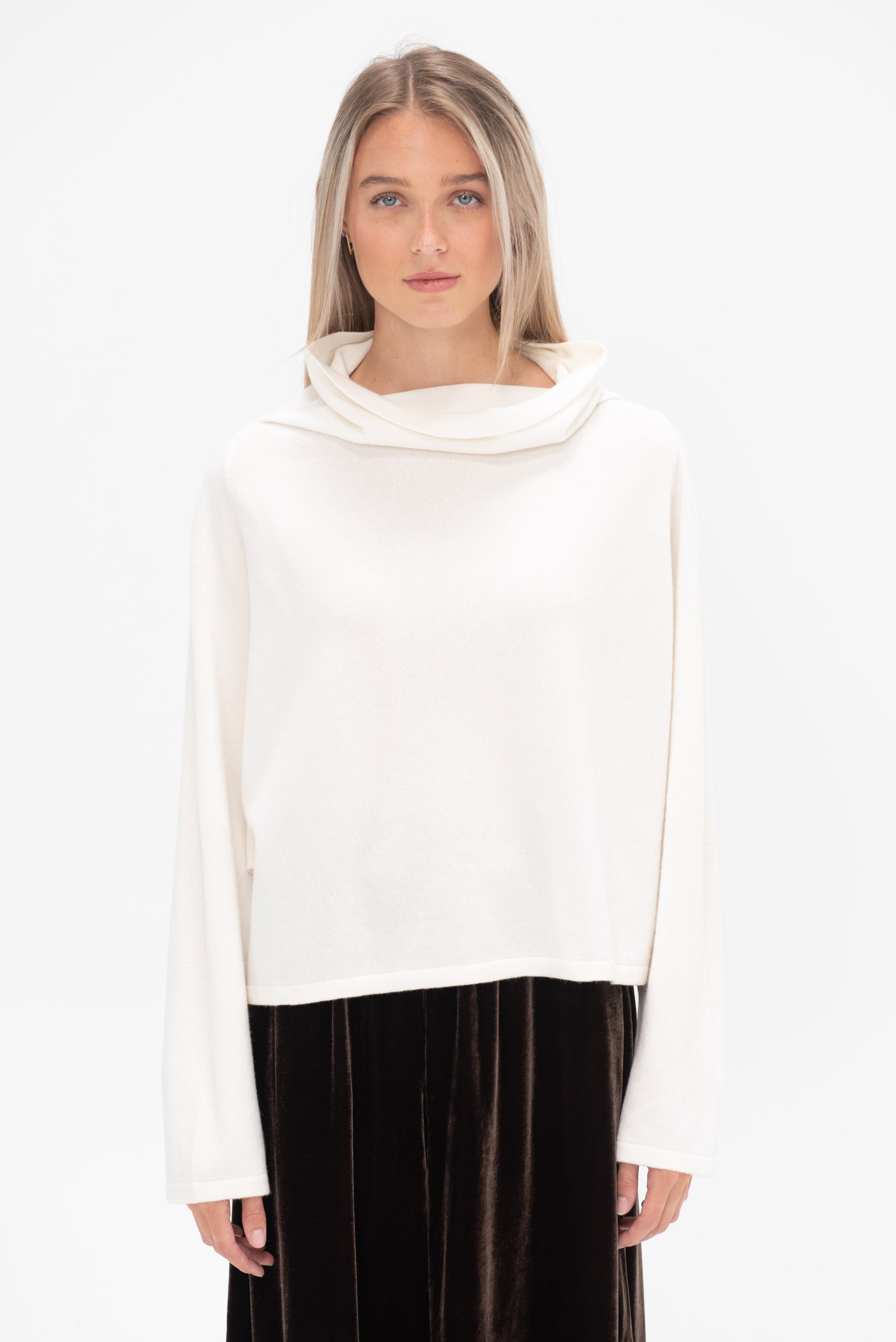 DUSAN - Batwing Oversized Turtleneck, White