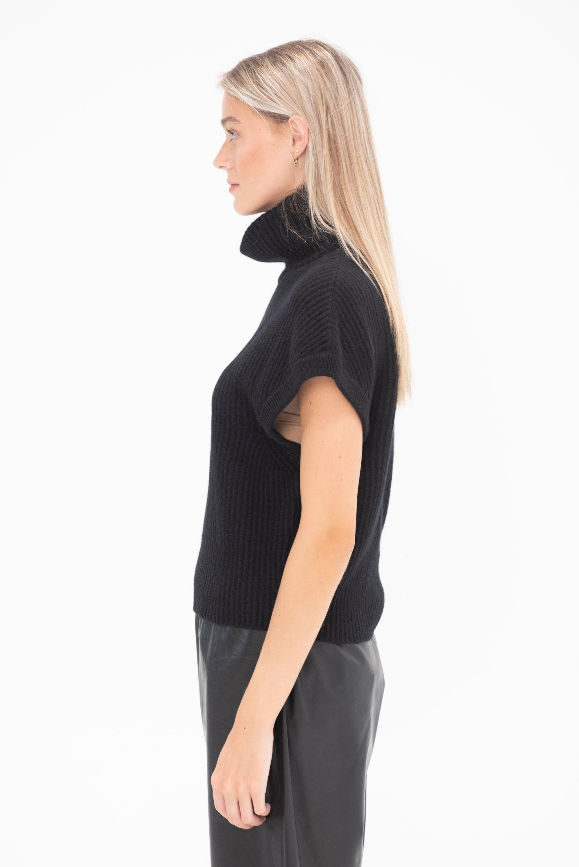 DUSAN - Turtleneck Sleeveless Sweater, Black