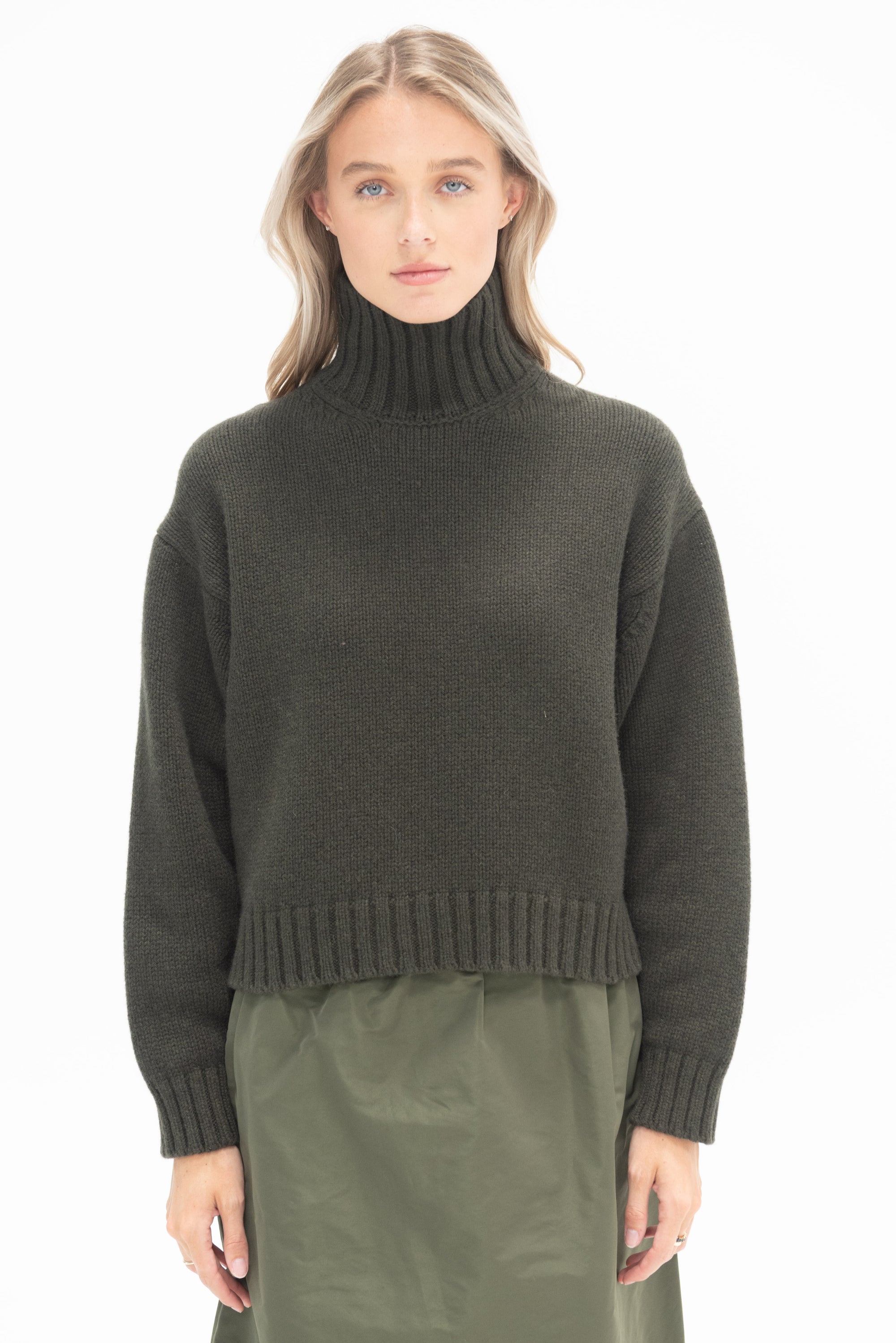 HACHE - Gotland Sweater, Dark Green