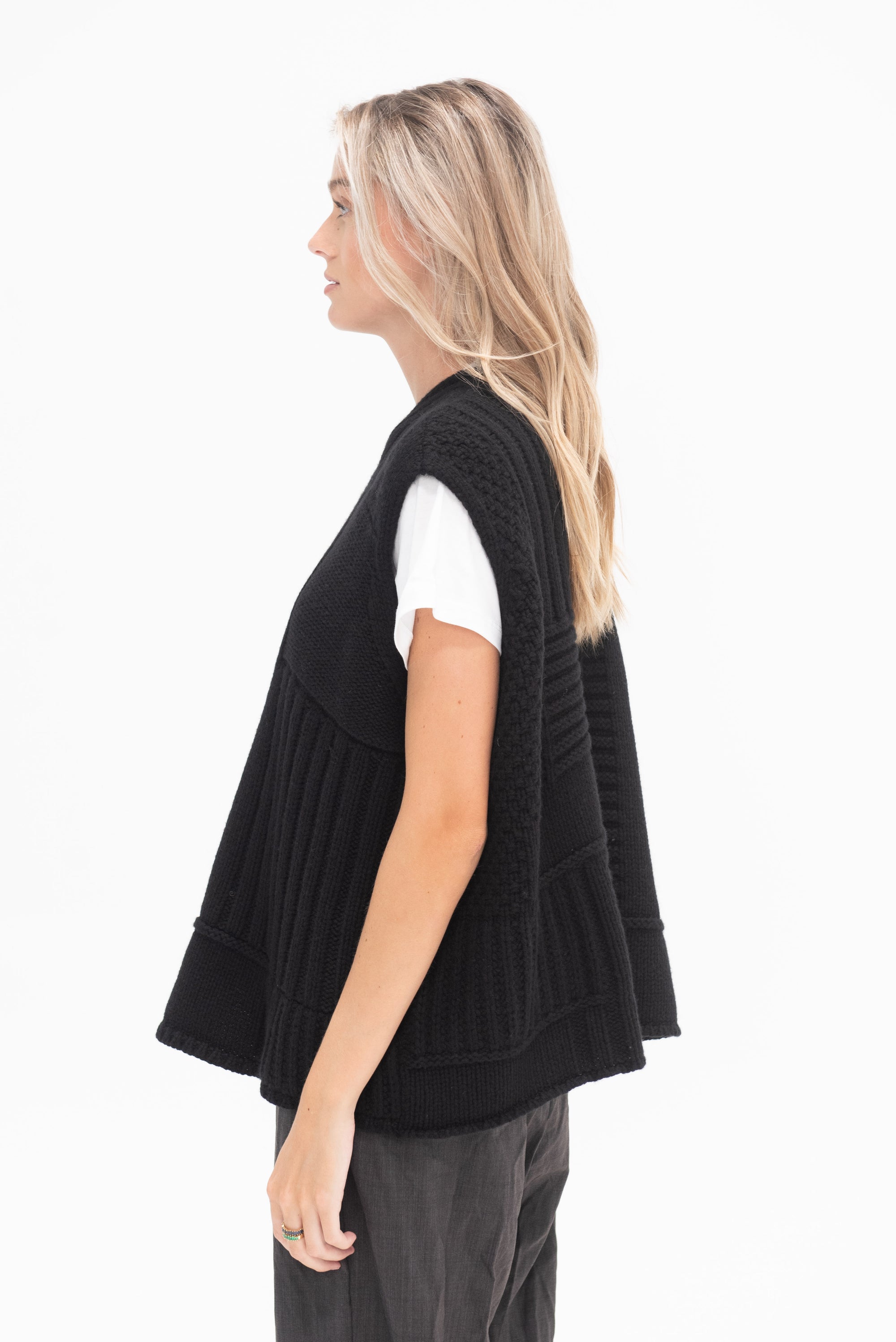 HACHE - Mogol Vest, Black