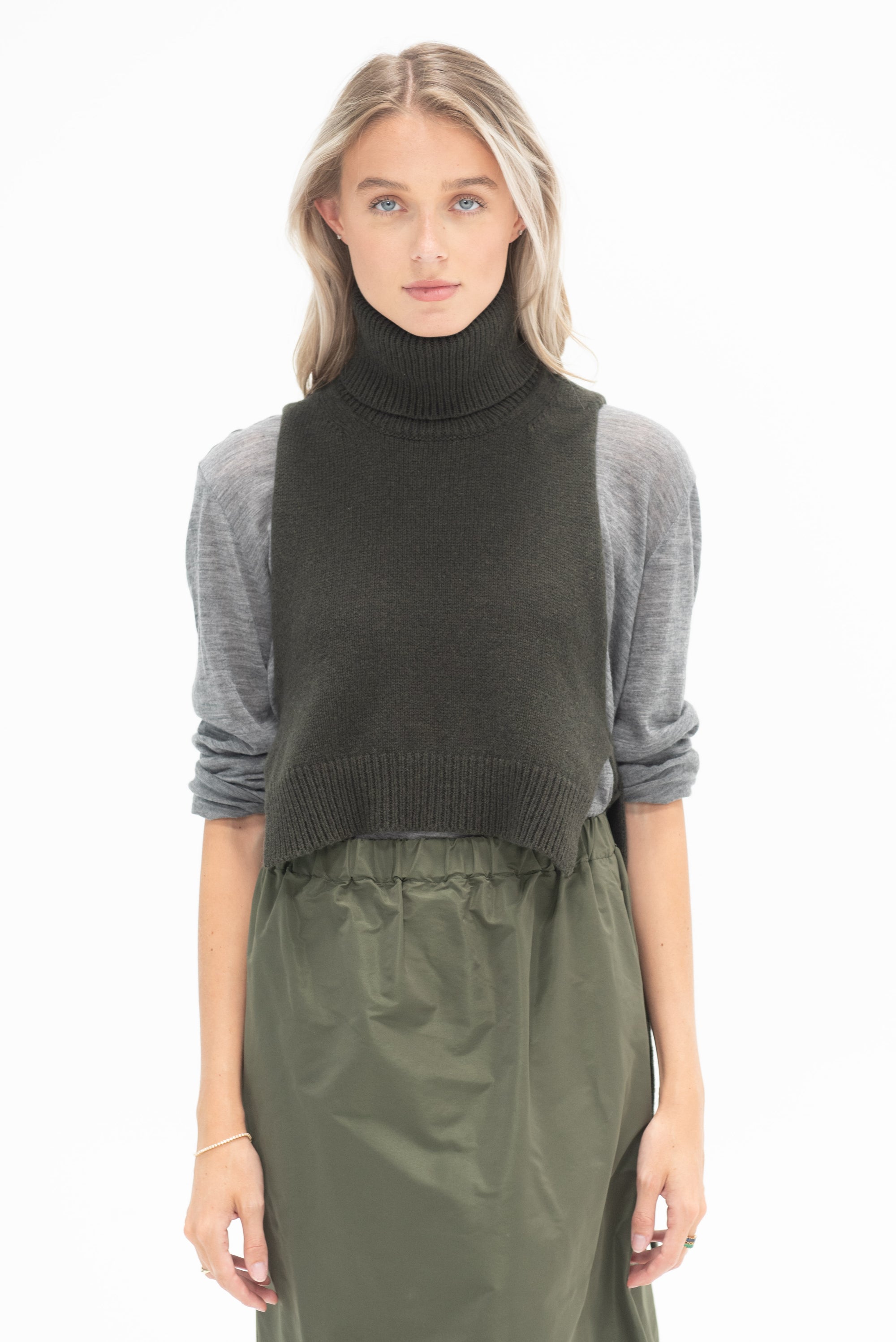 HACHE - Wade Top, Dark Green