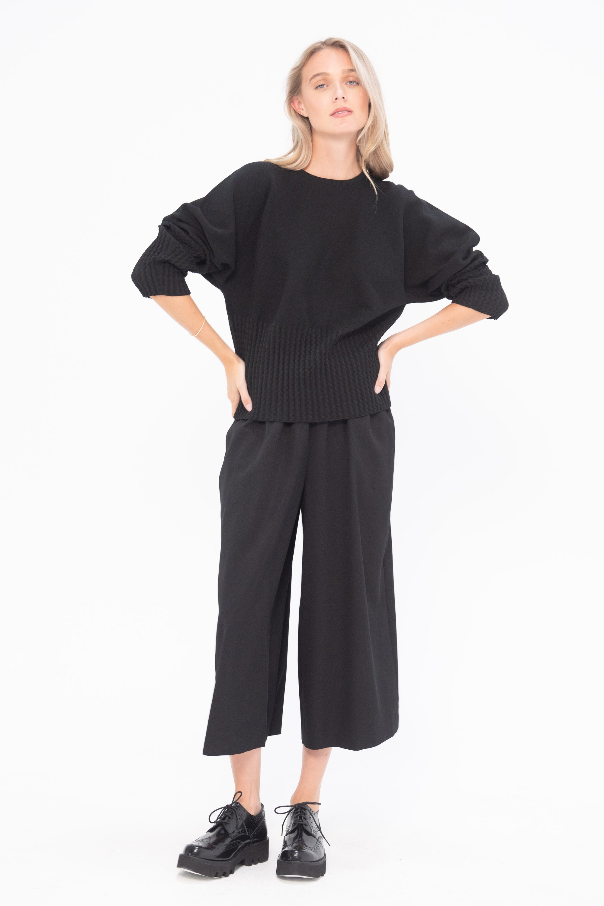 ISSEY MIYAKE - Squeeze Top, Black