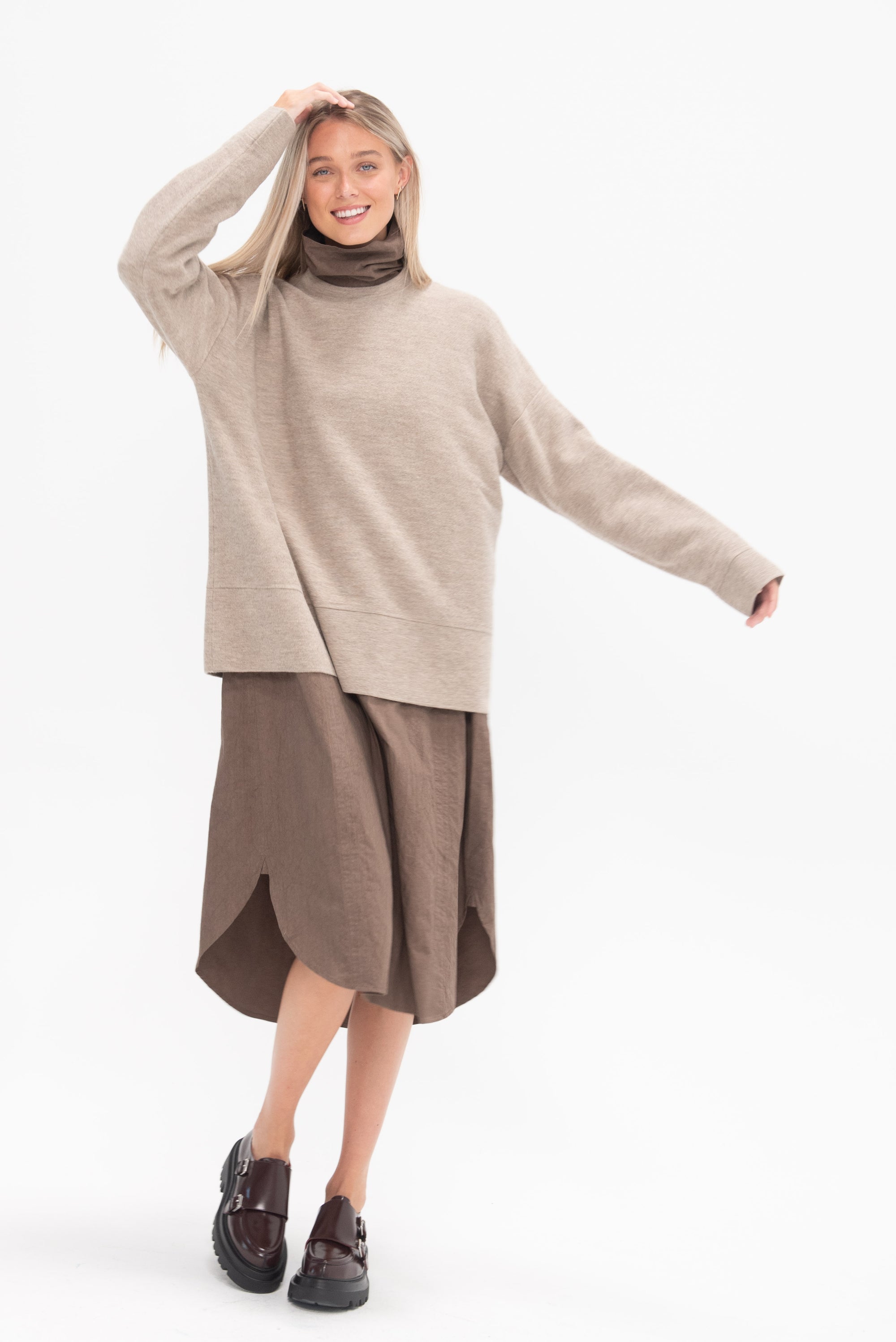 LAUREN MANOOGIAN - Oversized Crewneck, Dust