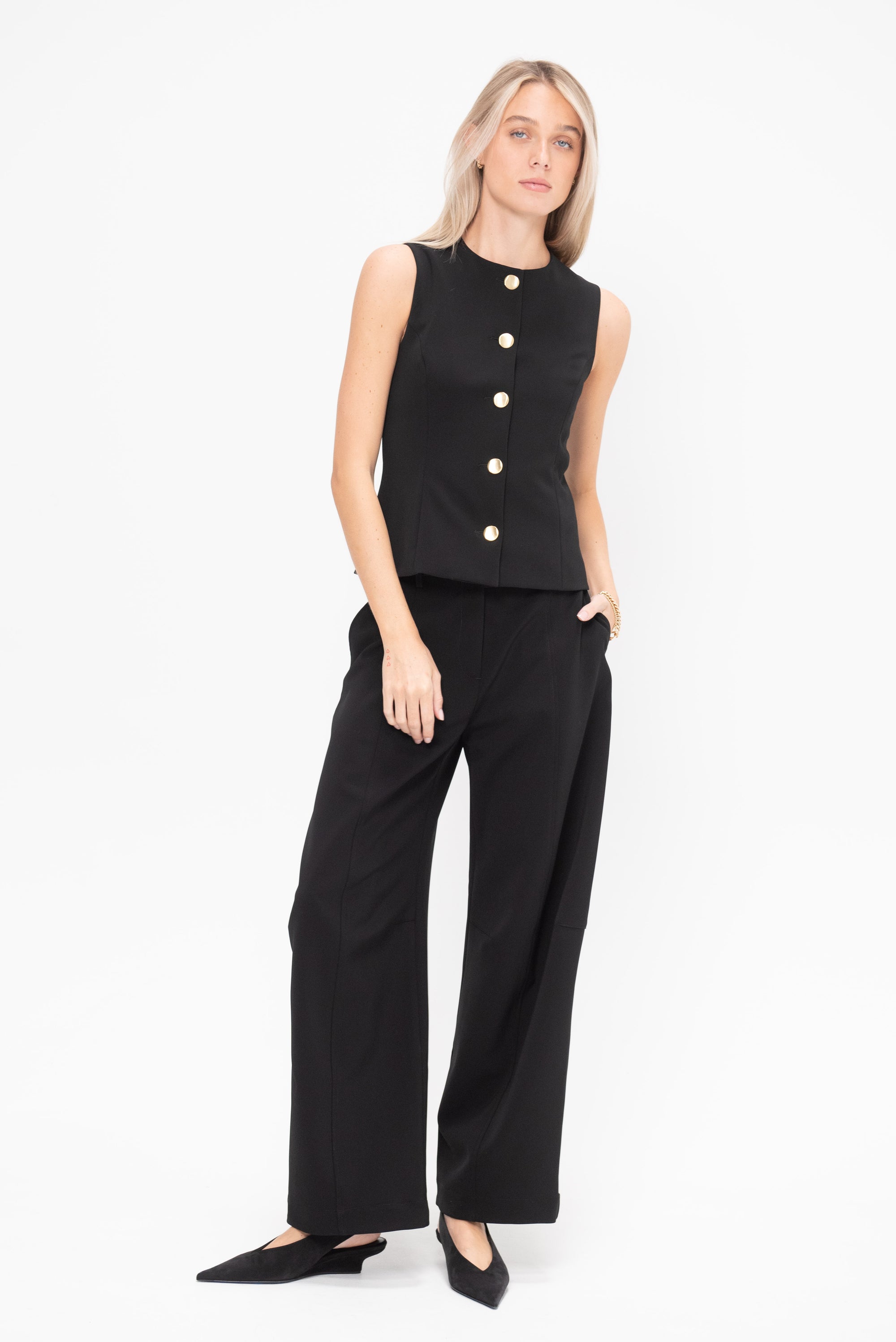 Sleeveless Button Front Top, Black