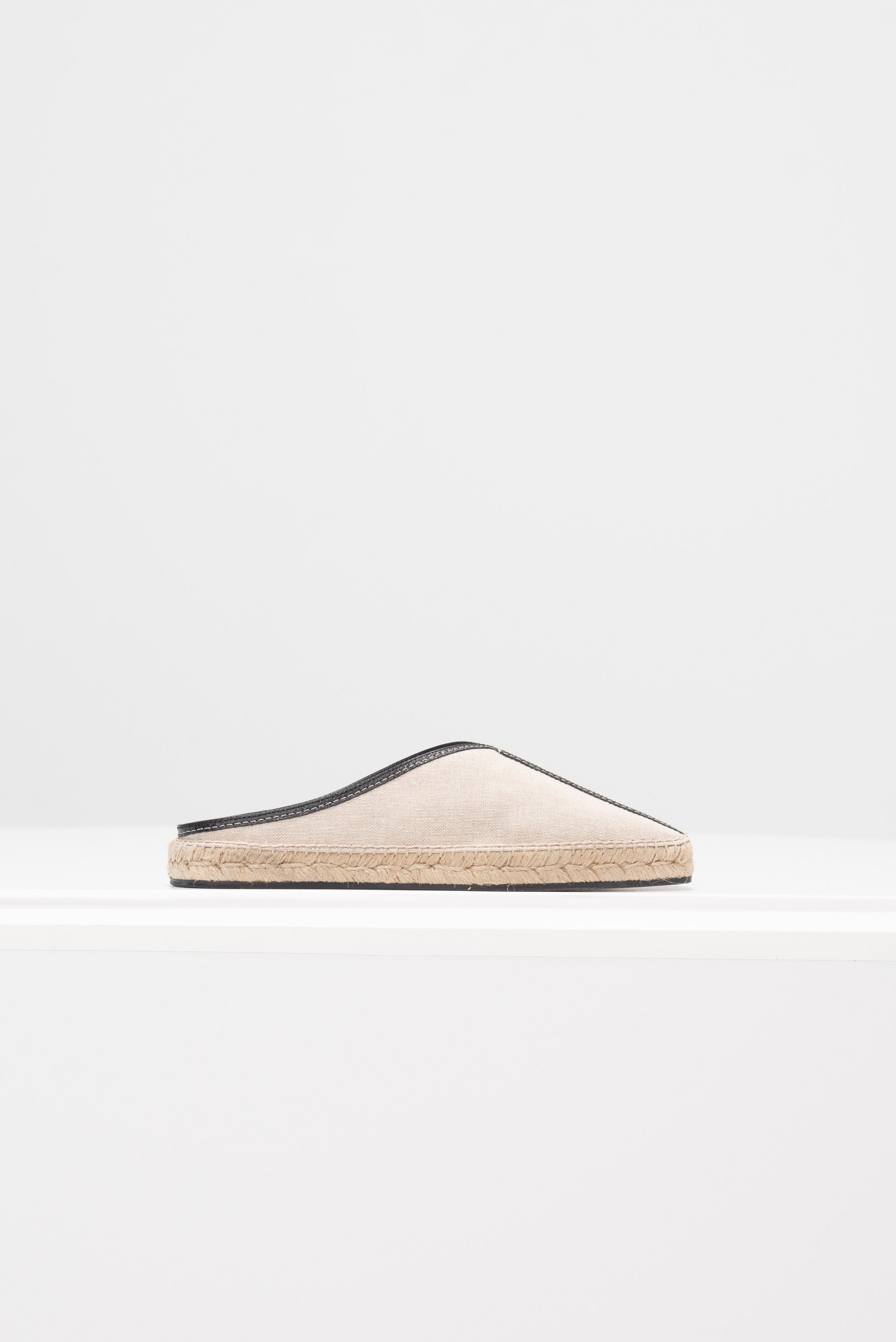 TOTEME - The Espadrille Slipper, Ecru & Black