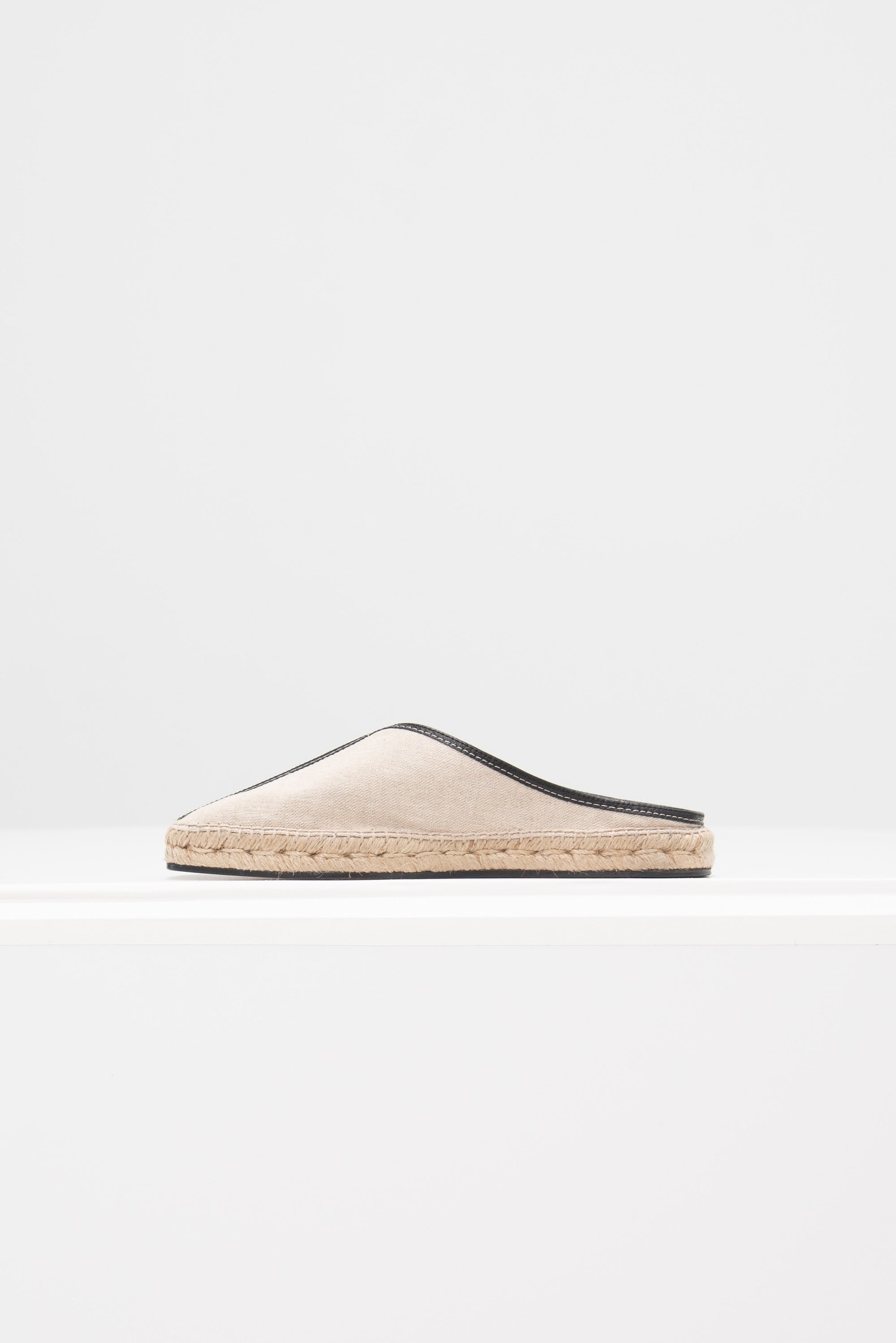 TOTEME - The Espadrille Slipper, Ecru &amp; Black