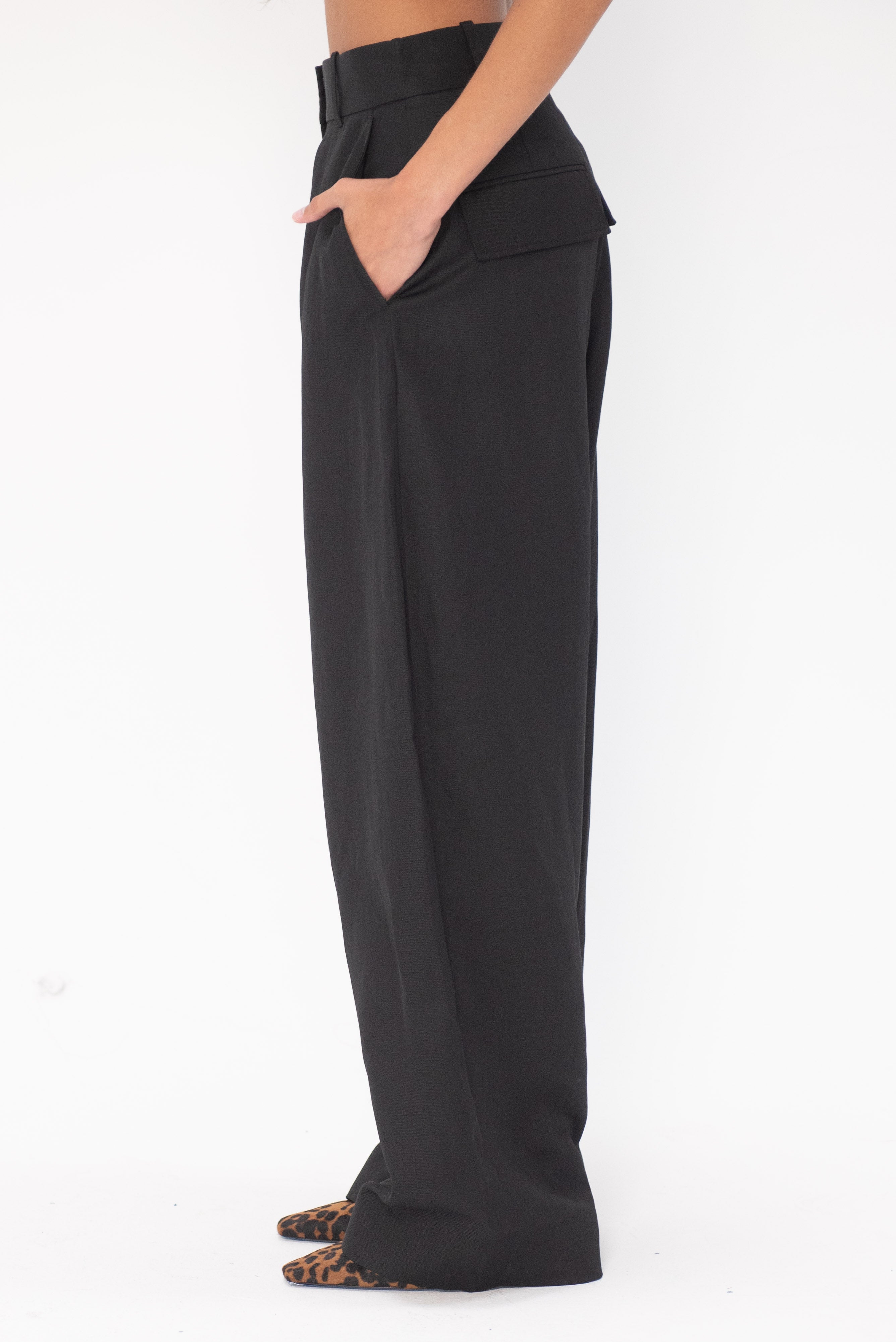 Studio Nicholson Myers Round Leg Pant, Black – Kick Pleat