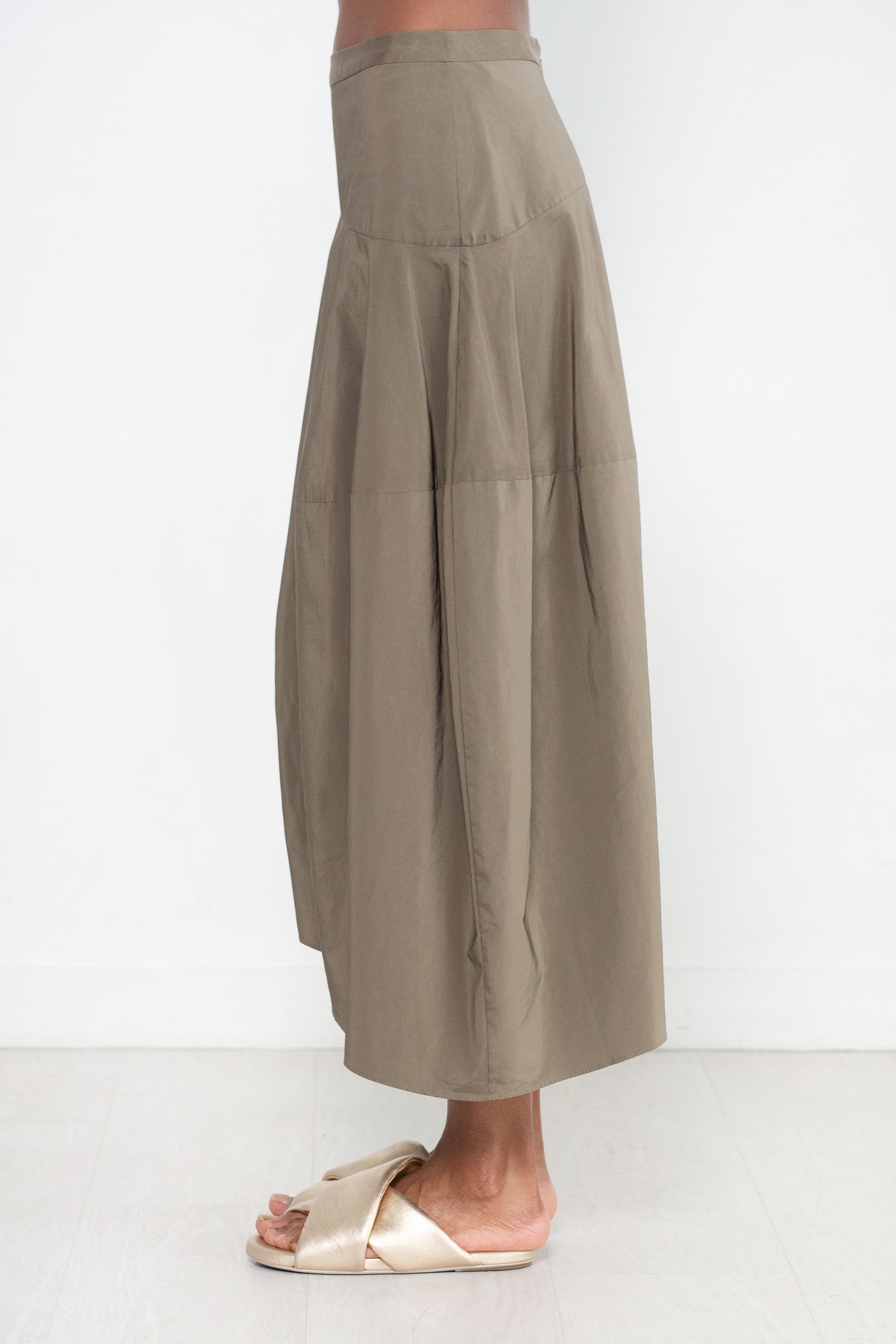 Tibi Nylon Asymmetrical Balloon Skirt, Dark Taupe – Kick Pleat