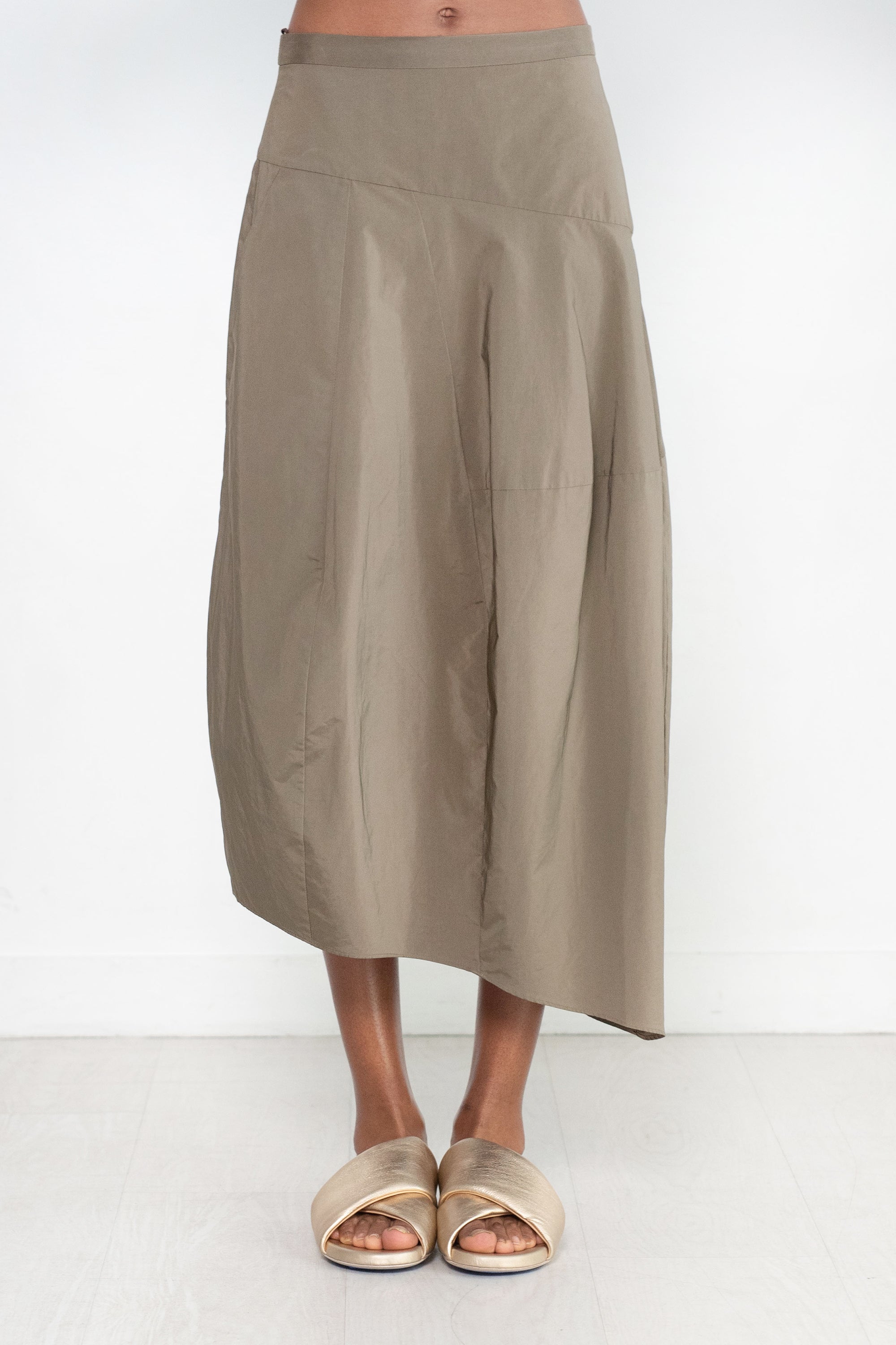 Tibi Nylon Asymmetrical Balloon Skirt, Dark Taupe – Kick Pleat