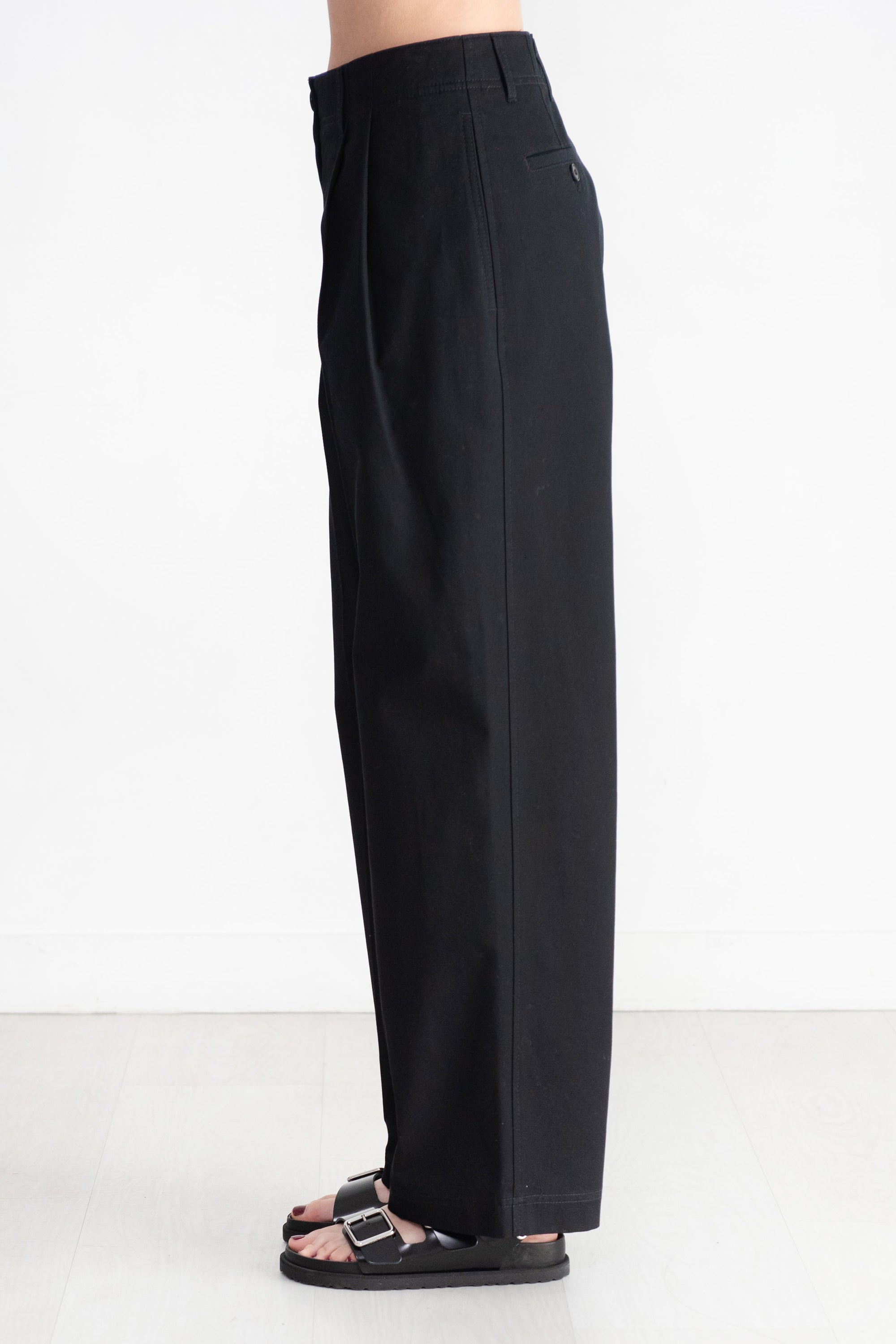 Toteme Relaxed Twill Trousers, Black – Kick Pleat