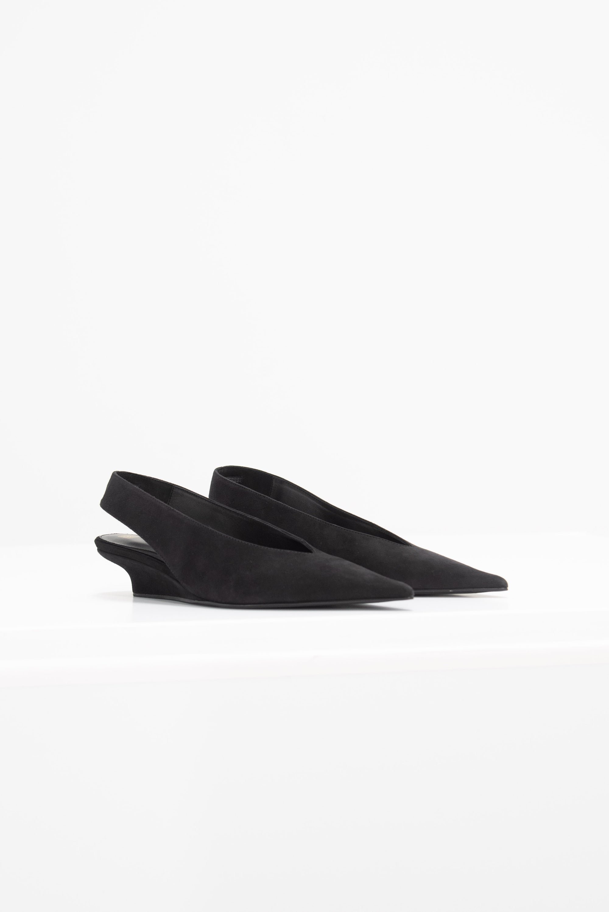 TOTEME - The Suede Wedge-Heel Slingback, Black