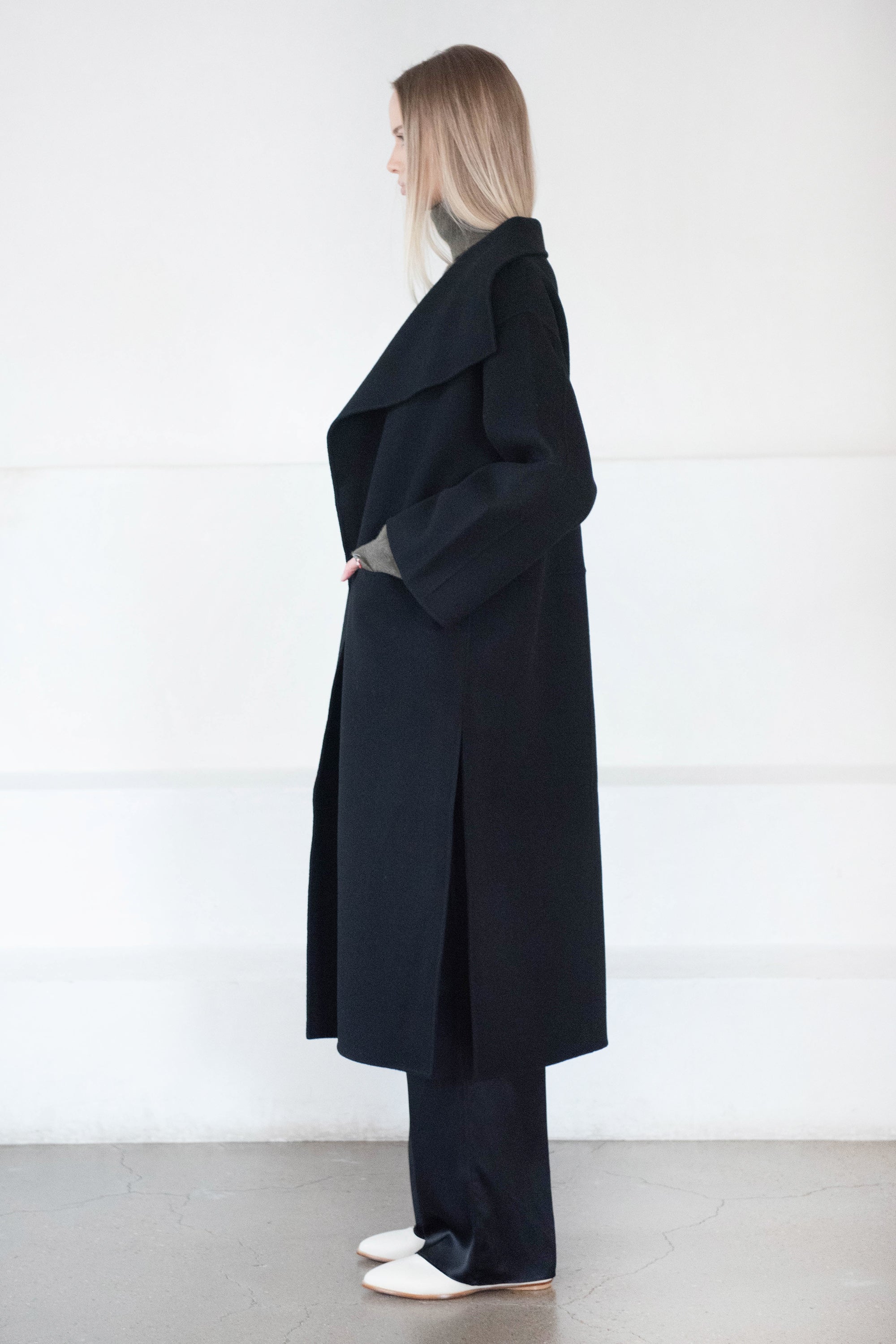 Totême - Signature Wool Cashmere Coat, Black